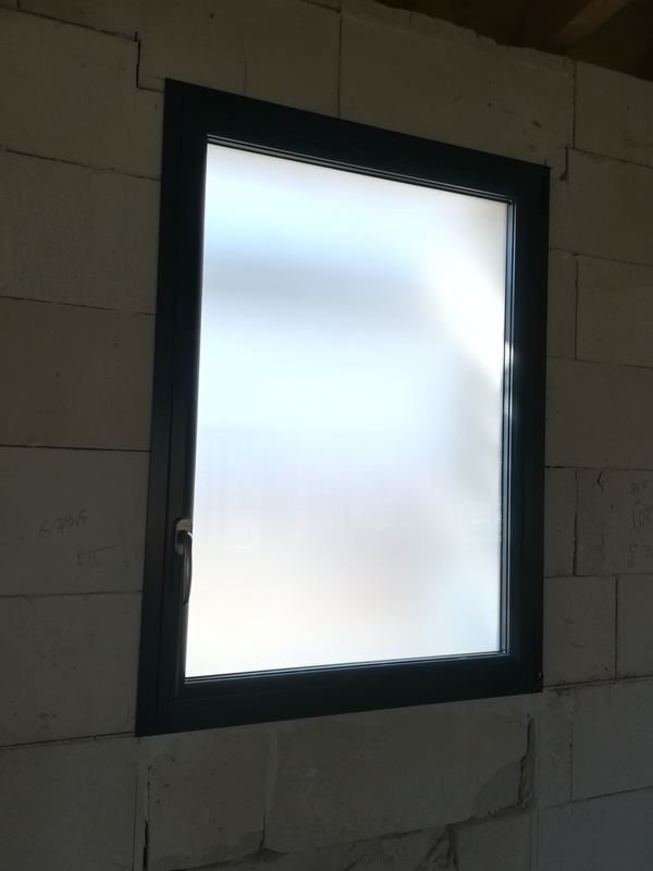 Fenêtre Aluminium 1 vantail vitrage dépoli